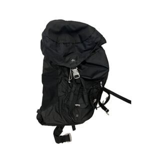 Decathlon Quechua MH100 30L Backpack